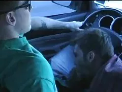 Plug anal Wielding Anal Queen Lily Glee est assis sur Thickie