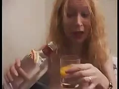 Cheeky Stepsister vous suce devant son beau-père