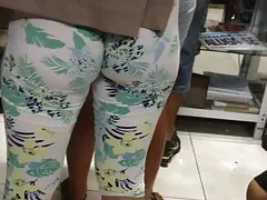 La MILF Bridgette B vole et partage son copain avec Derza