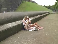 Kinky rousse aime deepthroat une grosse bite